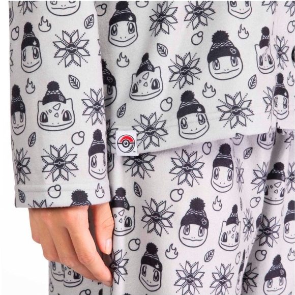 NWT Women’s Pokemon Flannel Pajama Set- size Xs - Picture 1 of 8